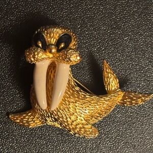 Vintage M. Jent Walrus Gold Tone Pin Brooch With Long Tusks Big Black Eyes